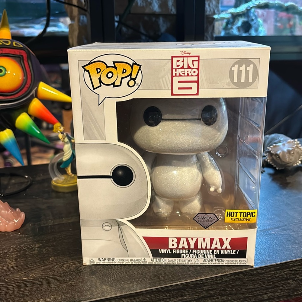 NIB Baymax Diamond Funko Pop